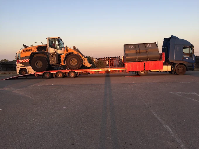 Cargador en remolque de camión